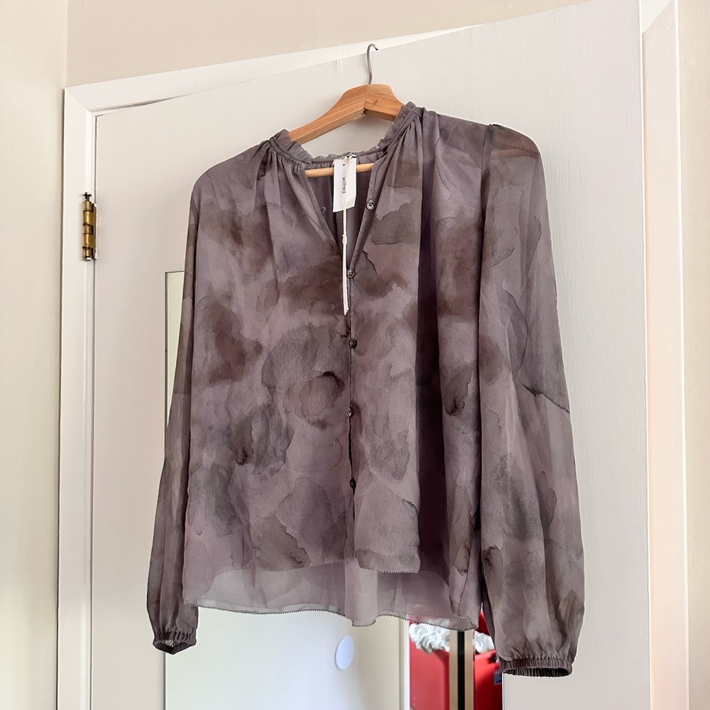 Aritzia Wilfred Santiago top in size small.